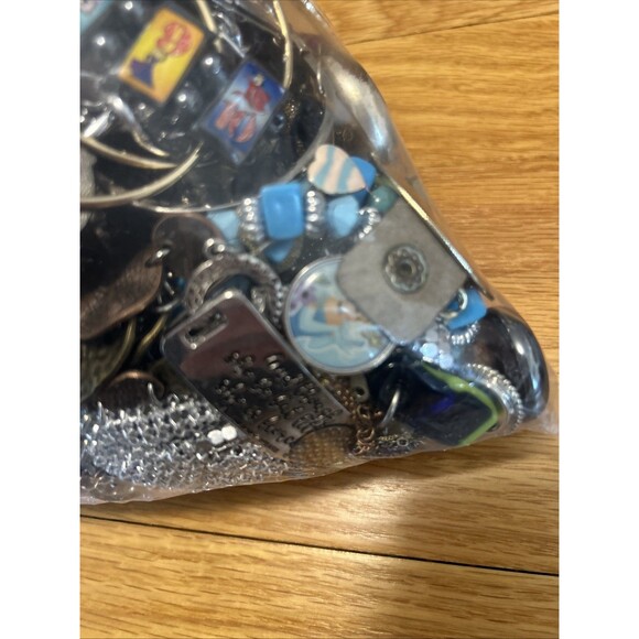 4LB SCRAP JUNK Jewelry Lot Craft Harvest Repurpose salvage Broken Vintage-Now - Picture 8 of 10